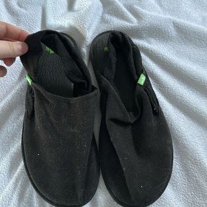 Sanuk slide with back strap